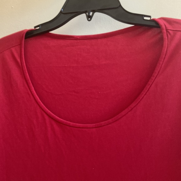 100% silk crepe stretch shirt. Small. Fabric is amazing. - Picture 3 of 6